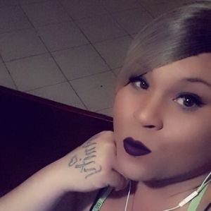 Meet your Posher, Alexis